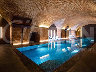 RESIDENTS POOL